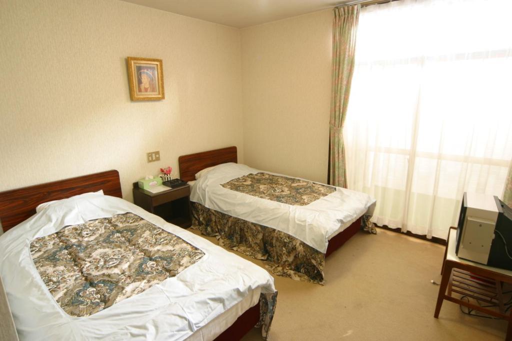 Hotel New Bernina Nagano Ruang foto