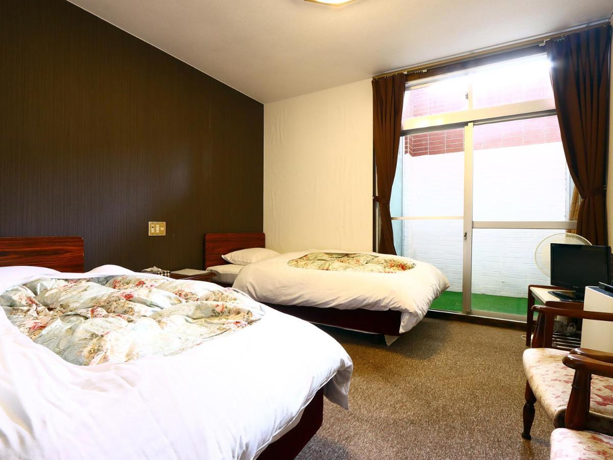 Hotel New Bernina Nagano Bagian luar foto