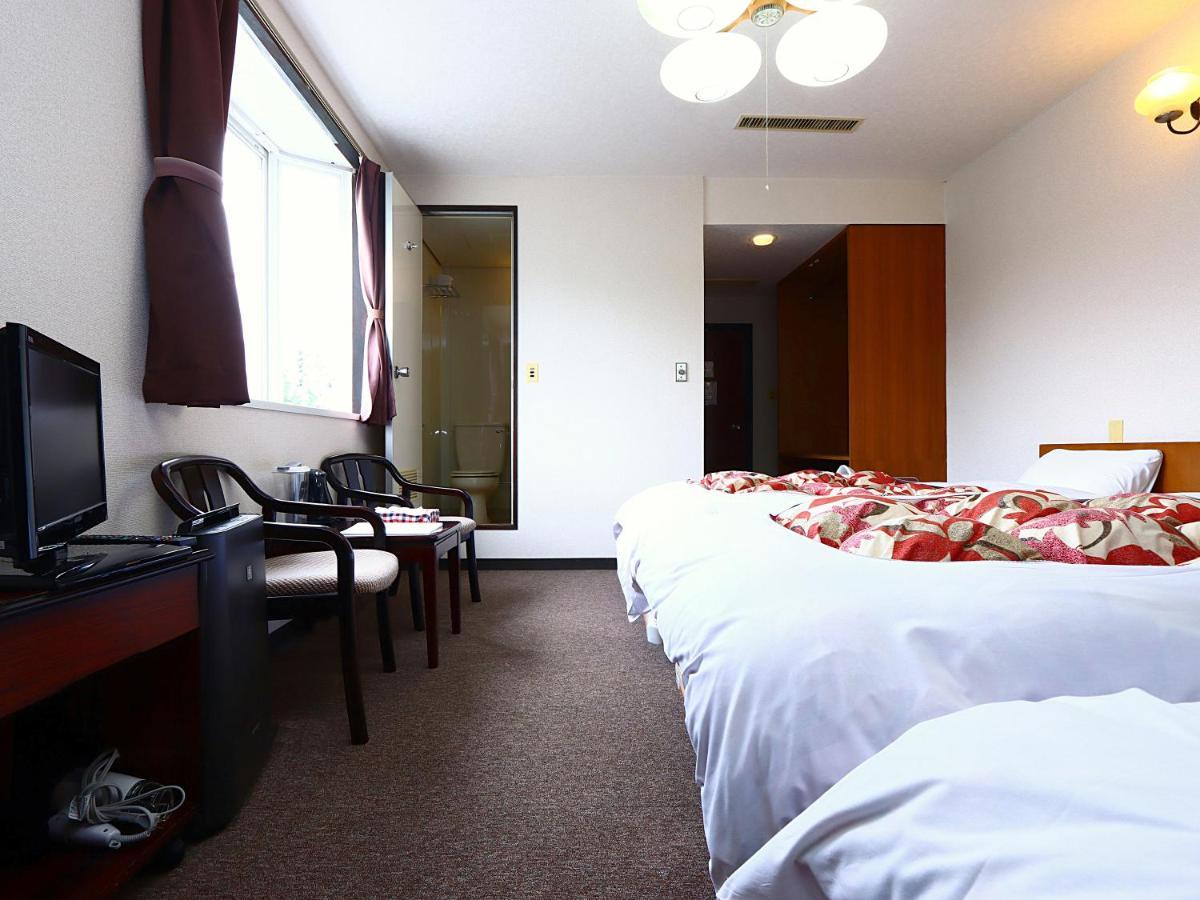 Hotel New Bernina Nagano Bagian luar foto