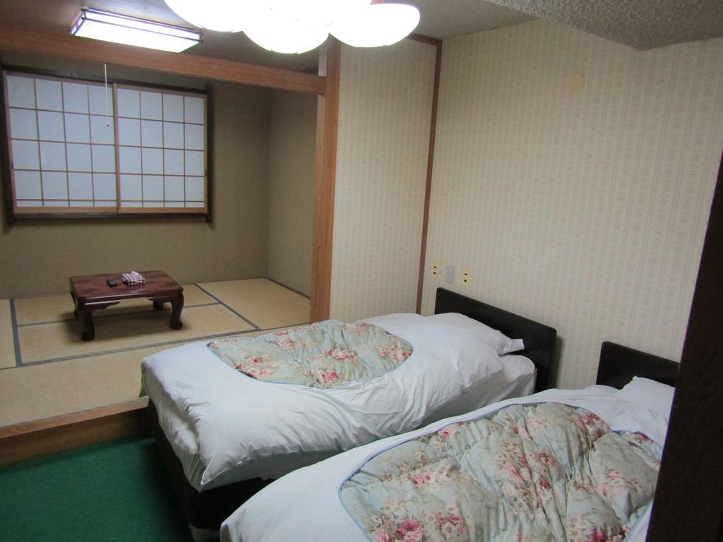 Hotel New Bernina Nagano Bagian luar foto